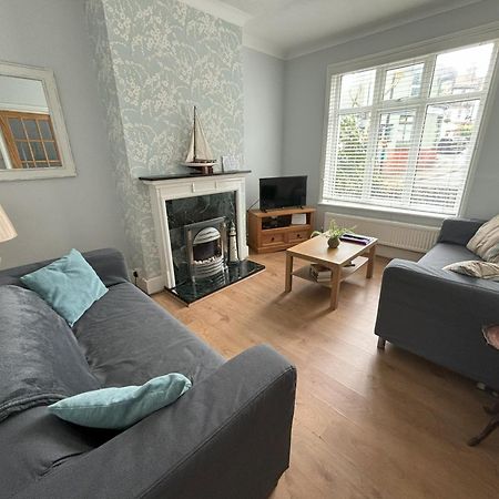 Downs Gate Cottage Eastbourne Eksteriør bilde